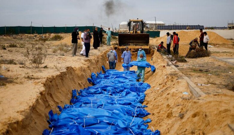 صورة الأمم المتحدة: التقارير حول اكتشاف مقابر جماعية في غزة “مثيرة للقلق للغاية” 