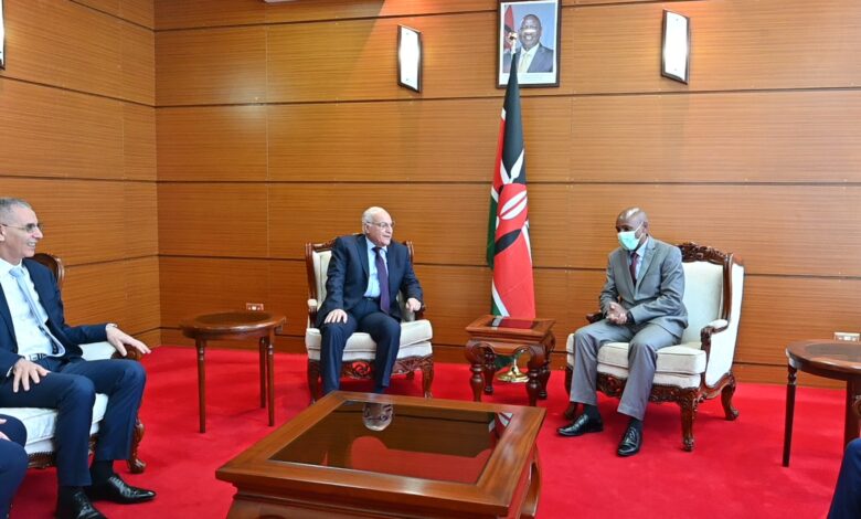 صورة بتكليف من رئيس الجمهورية, عطاف يشرع في زيارة رسمية إلى كينيا