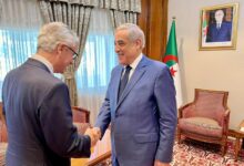 صورة الوزير الأول يستقبل سفير جمهورية البرتغال لدى الجزائر