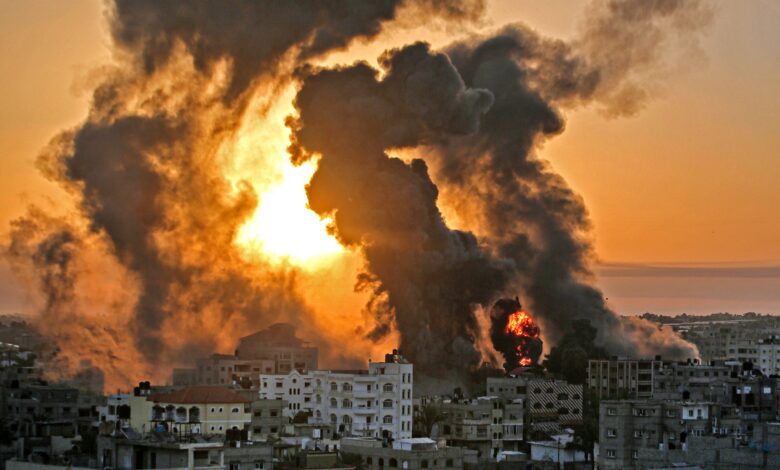 صورة الاحتلال الصهيوني يواصل قصفه العنيف على مختلف أنحاء قطاع غزة