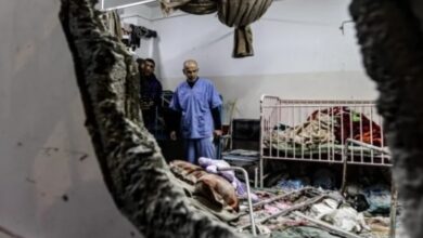 صورة العدوان الصهيوني على غزة: انتشال نحو 392 جثمانا لشهداء من مجمع ناصر الطبي بخان يونس على مدار 5 أيام