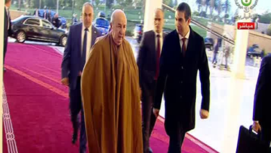 صورة رئيس الجمهورية يصل إلى جامع الجزائر لأداء صلاة عيد الفطر المبارك